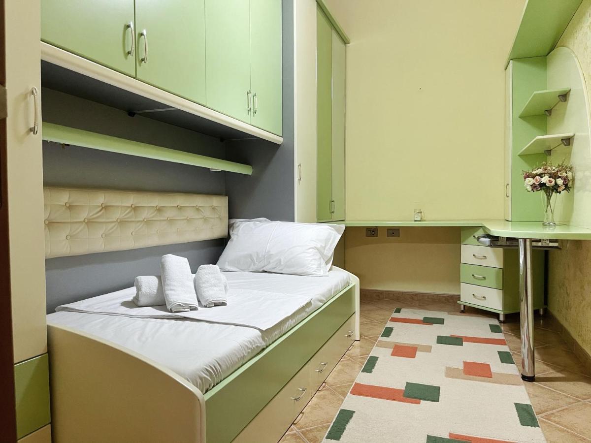 Sunkissed Centre Apartment Vlore Exterior photo