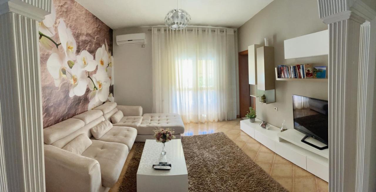 Sunkissed Centre Apartment Vlore Exterior photo