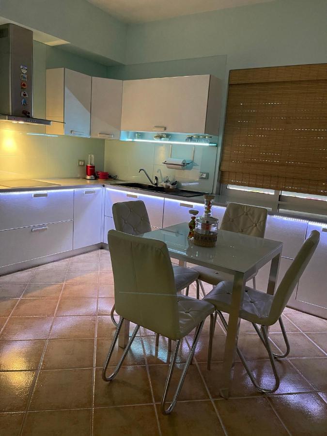 Sunkissed Centre Apartment Vlore Exterior photo