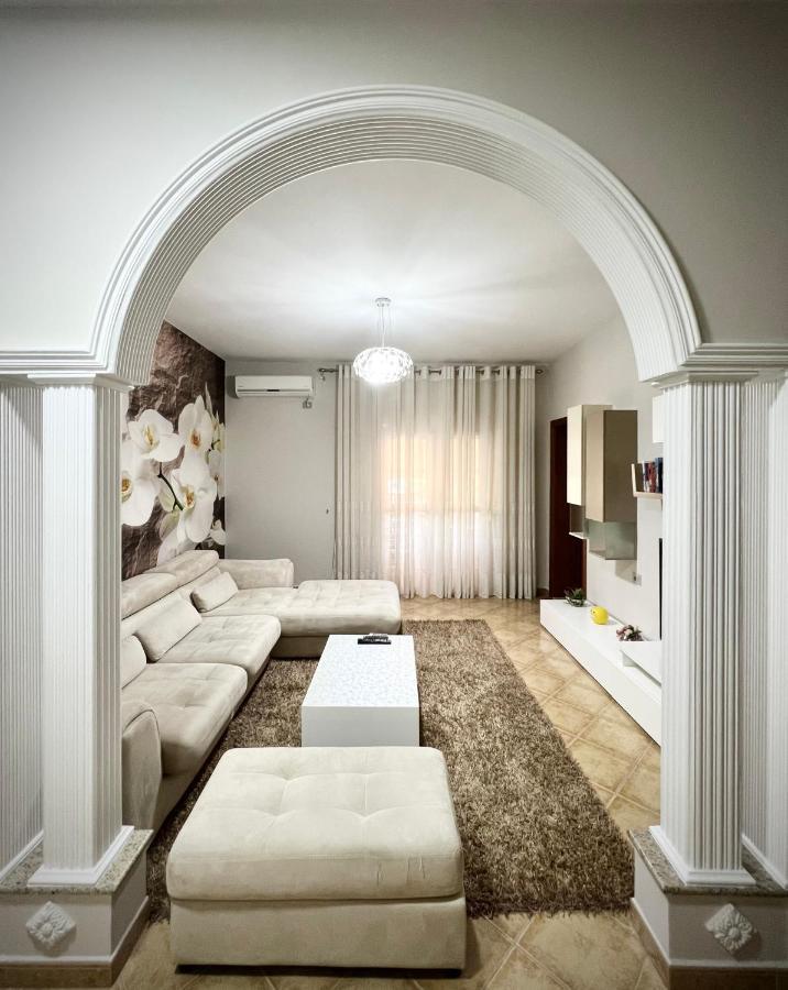 Sunkissed Centre Apartment Vlore Exterior photo